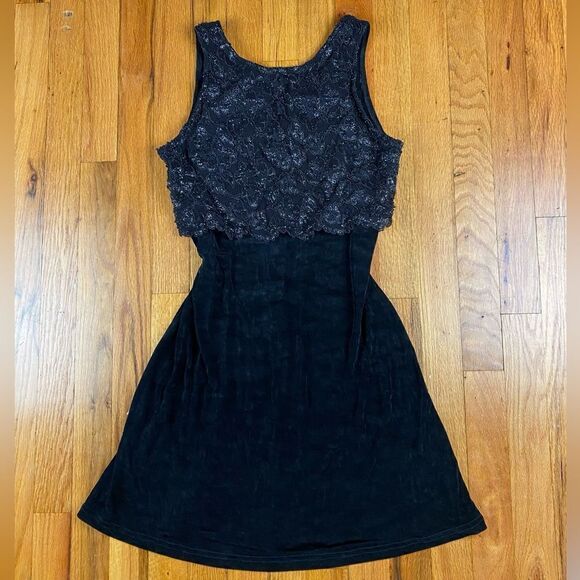 Steppin Out Vintage Black Lace Nylon Stretchy dress Size Medium - Picture 3 of 9